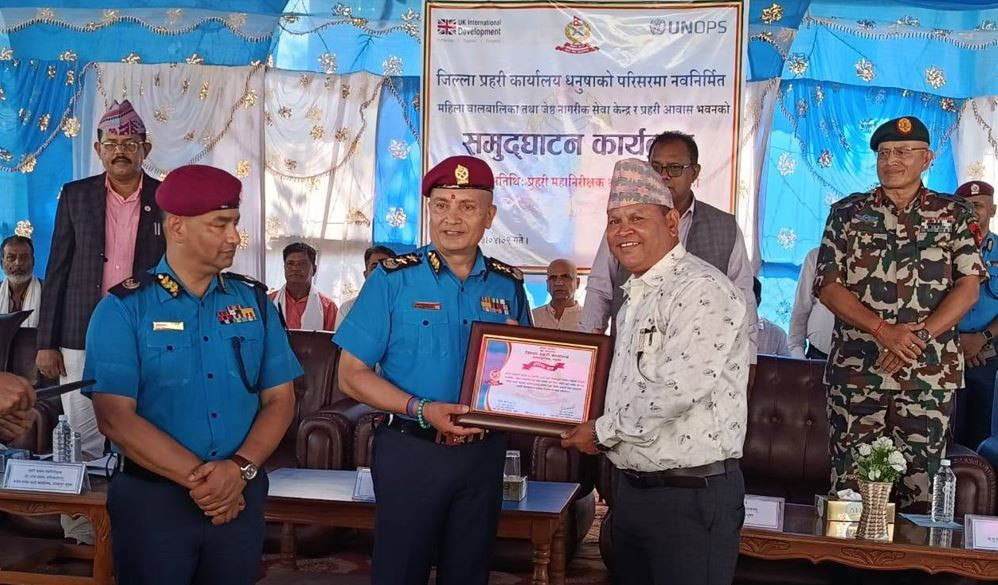 तोकिएको समयअघि निर्माण सम्पन्न गर्ने व्यवसायी प्रकाशबहादुर सेटी सम्मानित