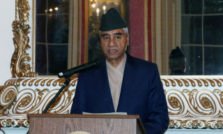 राष्ट्र बैंकका गभर्नरलाई प्रधानमन्त्रीको निर्देशन - सेयर बजारको समस्या समाधान गर्नू