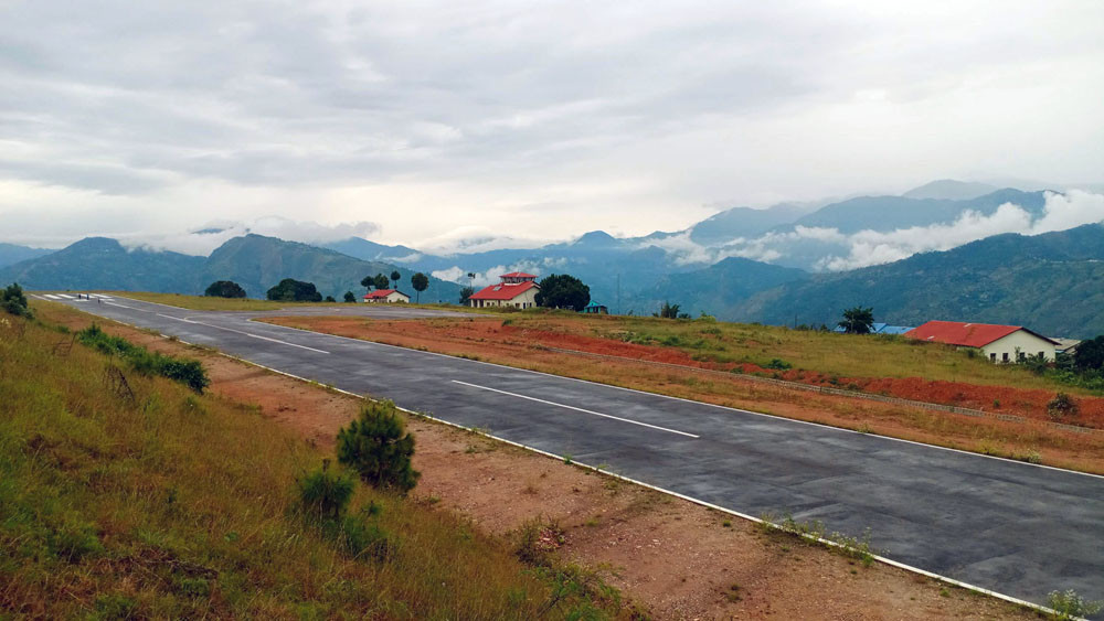 ६ करोड खर्चिएर कालोपत्र गरिएको लामीडाँडा विमानस्थल : उद्घाटनको पाँच वर्ष बित्यो, अझै नियमित उडानको टुंगो छैन