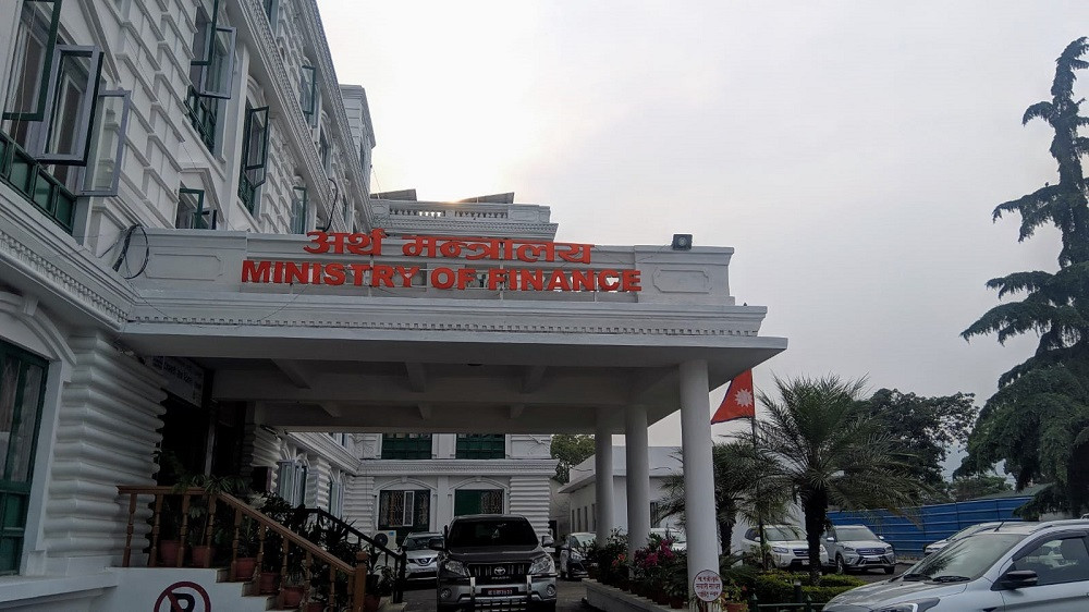 आन्तरिक राजस्व र भन्सार विभागका महानिर्देशकको सरुवा, नयाँका लागि को-को छन् प्रतिस्पर्धामा?