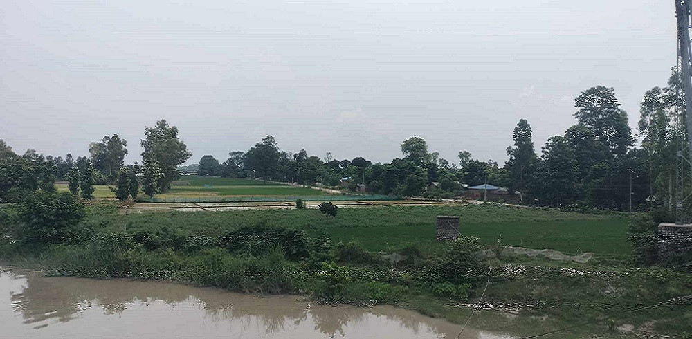 कुतियाकवरका बासिन्दालाई सधैँ बाढीको त्रास : 'सीमाका रक्षक भयौँ तर वास्ता कहीँबाट भएन'