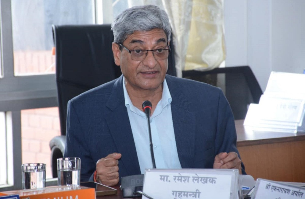 विपद् जोखिम न्यूनीकरण तथा प्रतिकार्यका लागि तीन ठाउँमा हेलिकप्टर तयारी अवस्थामा राखिएको छ : गृहमन्त्री लेखक