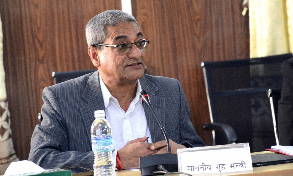 अध्यागमनमा मापदण्ड र कार्यविधिअनुसार कर्मचारी खटाउन गृहमन्त्री लेखकको निर्देशन