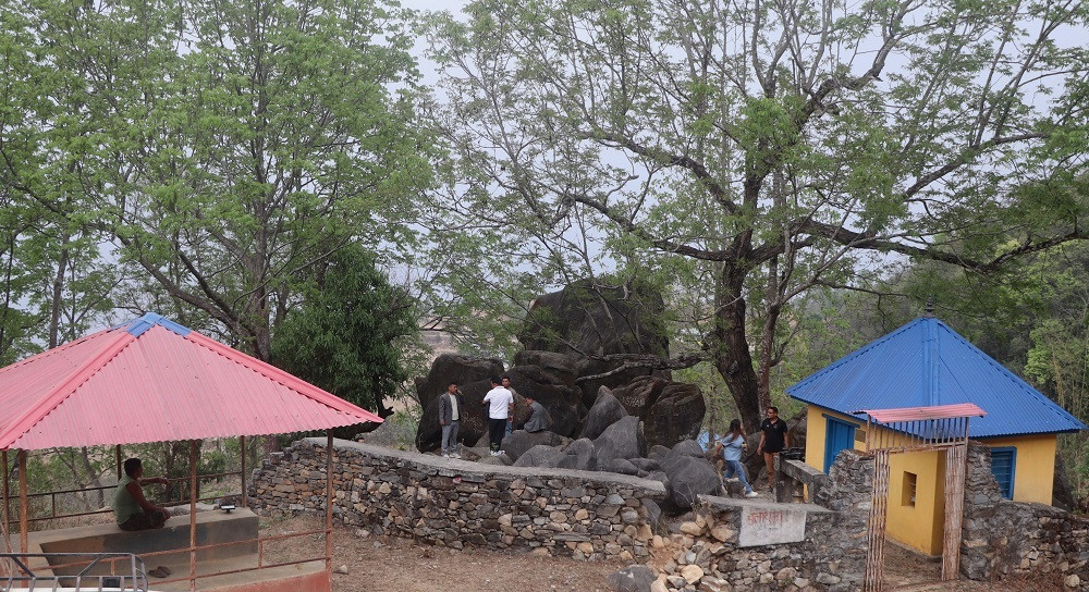 भोजपुरको धार्मिक तथा पर्यटकीय क्षेत्र चुलाचुली गुफा ओझेलमा