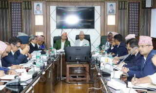मन्त्रालय र मातहतका निकायलाई तीन दिनभित्र फाइल छिनोफानो गर्न ऊर्जामन्त्री खड्काको निर्देशन
