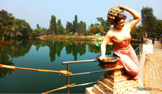 सिमसारमा कंक्रिटको भार, पर्यटनको नाममा पर्यावरणमाथि अत्याचार