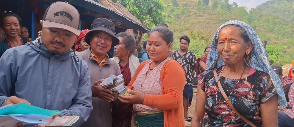 तनहुँका किसानलाई मह र मास उत्पादनमा अनुदान