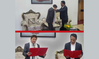प्रभु बैंकको नवनियुक्त सञ्चालक समिति अध्यक्ष कार्कीद्वारा गभर्नर पौडेलसमक्ष शपथ लिइ पदभार ग्रहण