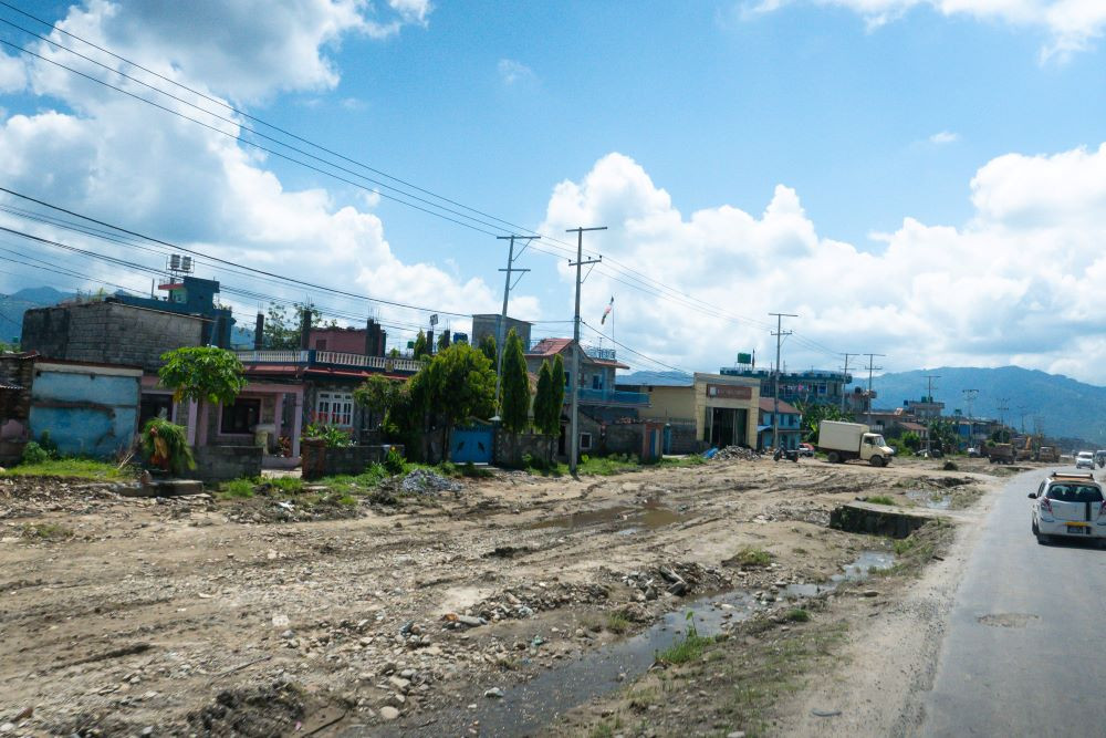Pokhara sadak 3.jpg