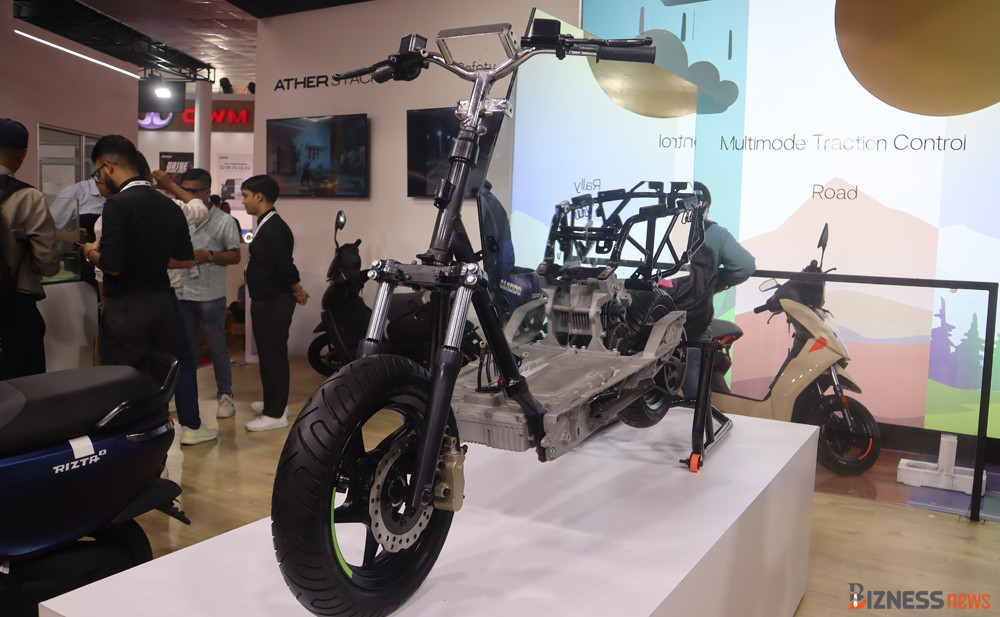 naima expo (20).jpg