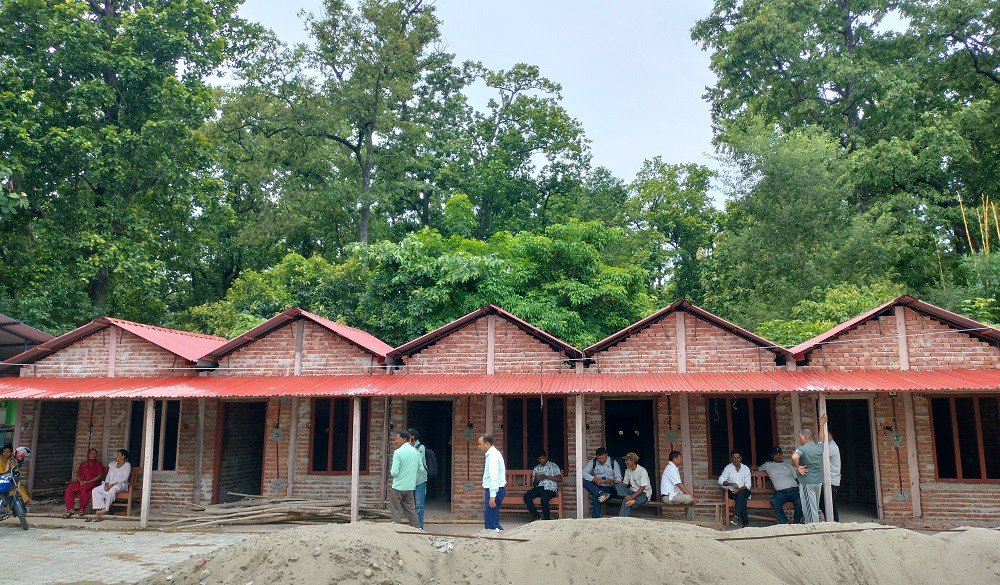 पर्यटन प्रवर्द्धनका लागि कृष्णपुरको सामुदायिक वनमा स्थानीय शैलीको पाहुना घर निर्माण