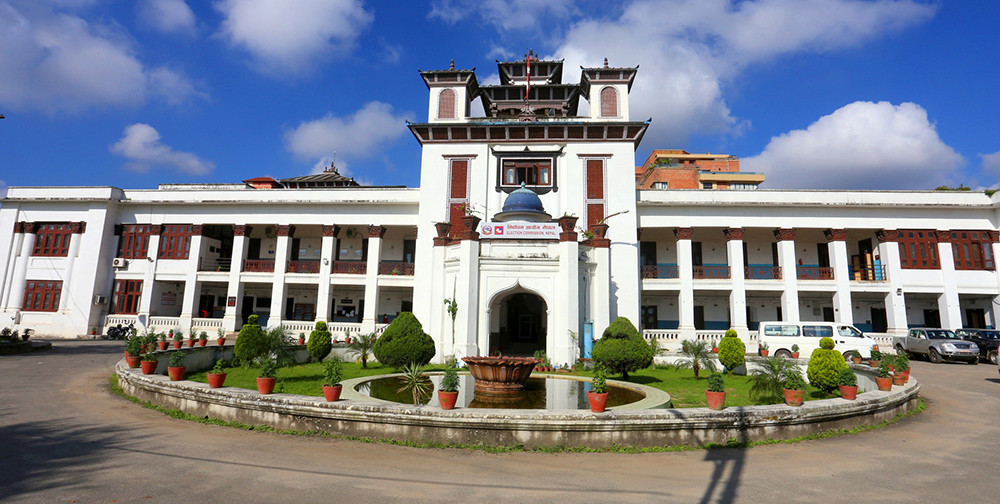 स्थानीय चिया पसलदेखि सार्वजनिक यातायातसम्ममा चुनावी बहस