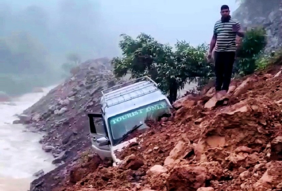 अस्तव्यस्त ढोरपाटन जाने सडक, आवतजावतमा सास्ती