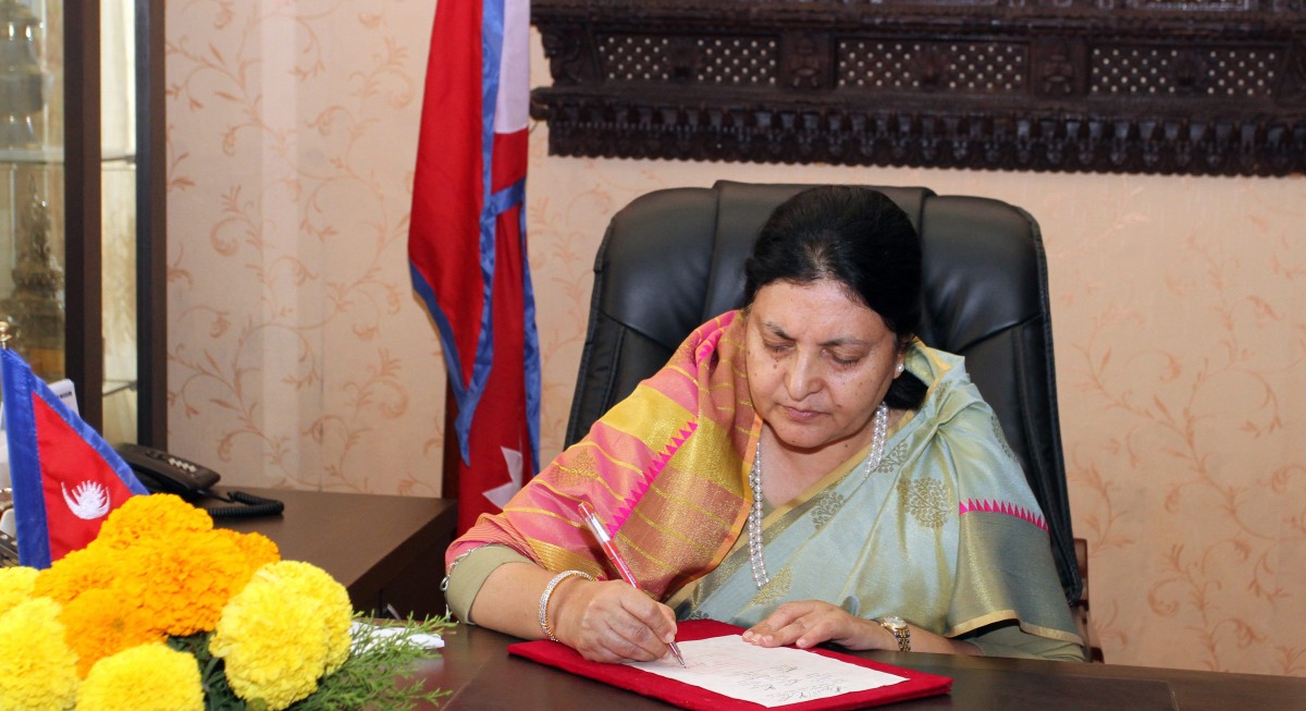 राष्ट्रपति भण्डारी र पूर्वराजाले नै मिचे महामारीको प्रोटोकल
