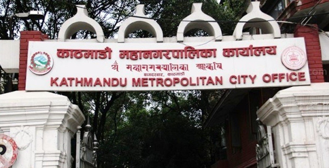 विद्यालयबाहेक अन्य पोसाक किन्न बाध्य पारे कारबाही