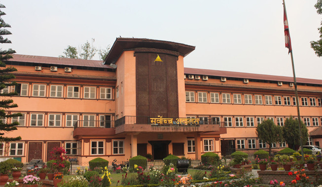 ३ दिनभित्र विद्यालय फर्कन आन्दोलनरत शिक्षकलाई सर्वोच्चको आदेश 