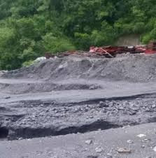 गुल्मीमा बाढीपहिरोले तीन मुख्य सडक पूर्ण अवरुद्ध, दुई सयभन्दा बढी ठाउँ उच्च जोखिम