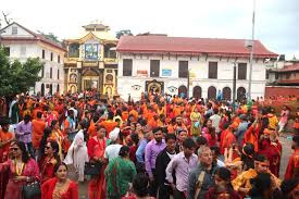 पशुपतिनाथलगायत देशभरका शिवालयमा अन्तिम साउने सोमबार भक्तजनको घुइँचो