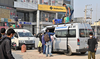 उपत्यकाबाट बाहिरिने यात्रुको चाप बढ्न थाल्यो, भाडा वृद्धि नहुने