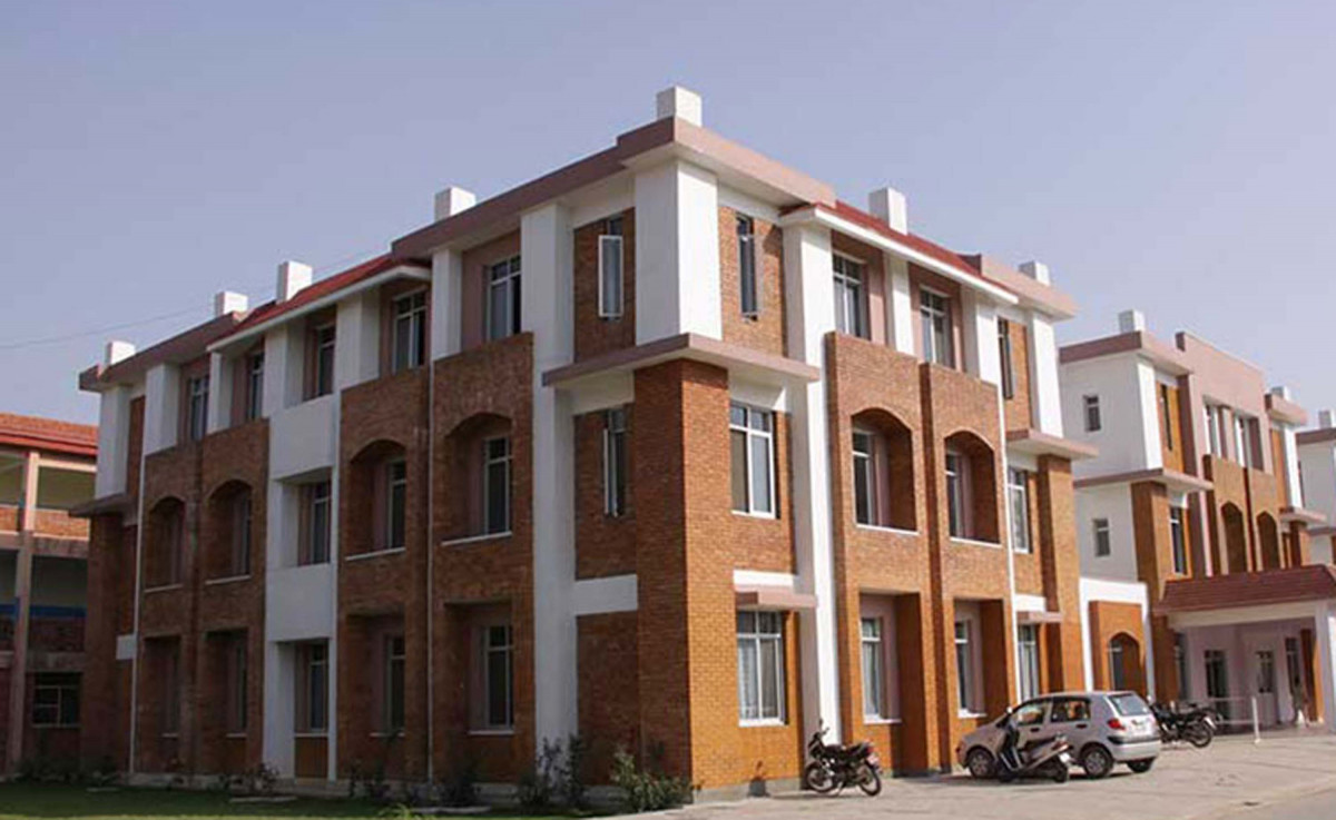 युनिभर्सल शिक्षण अस्पतालले भन्यो - आफ्नो लागि आफैं अक्सिजनको  व्यवस्था गर्नु, ४ बजेपछि दिन सक्दैनौं (विज्ञप्तिसहित)