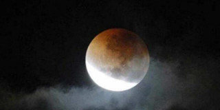 आज खग्रास चन्द्रग्रहण लाग्दै, फल कुन राशिलाई कस्तो ?