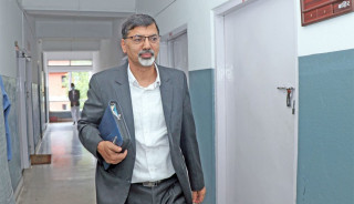 ‘एकताको भारी माओवादी पार्टीले बोक्न सक्दैन’ भन्दै बैठकबाट निस्किए जनार्दन