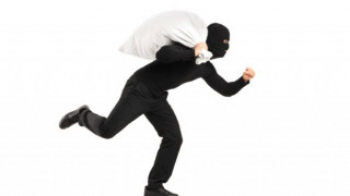 तारकेश्वरमा ११ लाख बराबरको गहना चोरी