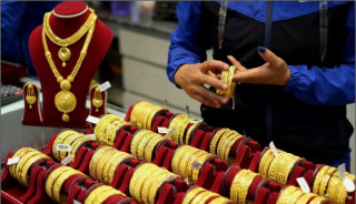 उच्च मूल्यबाट  घट्यो सुनको मूल्य, कतिमा हुँदैछ कारोबार ?