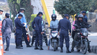 पठाओ र इनड्राइभको १०२ जना चालक ट्राफिक प्रहरीको कारबाहीमा