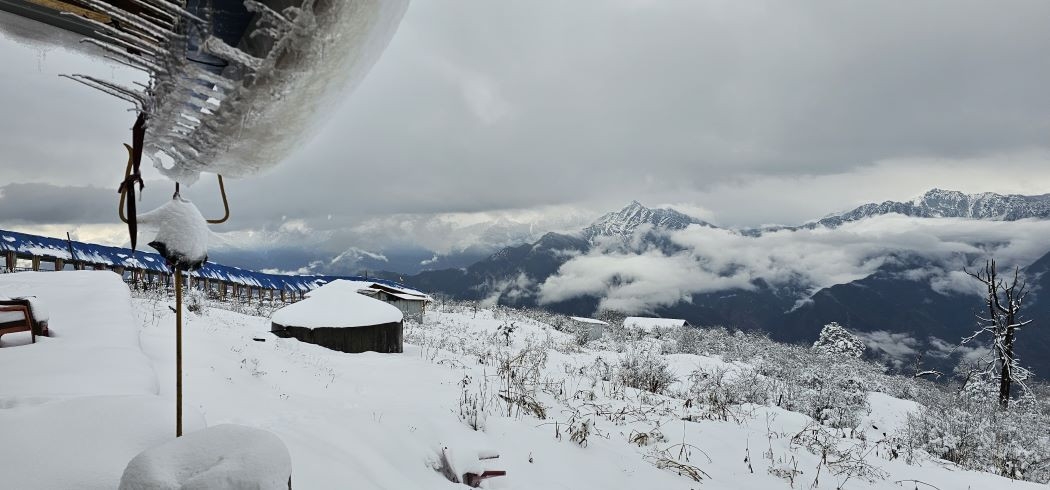 उत्तरी गोरखामा भारी हिमपात, स्थानीय खुसी