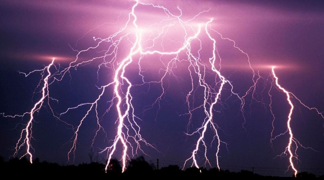 डोटीमा चट्याङ लागेर एक जनाको मृत्यु, सात घाइते