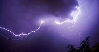 पछिल्लो २४ घण्टामा चट्याङबाट ५ जनाको मृत्यु