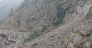 गोरखामा पहिरोले पुरिएर एक पर्यटकको मृत्यु