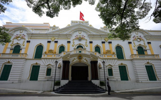 राष्ट्र बैंकले आज पनि बैंकिङ प्रणालीबाट २५ अर्ब तान्दै