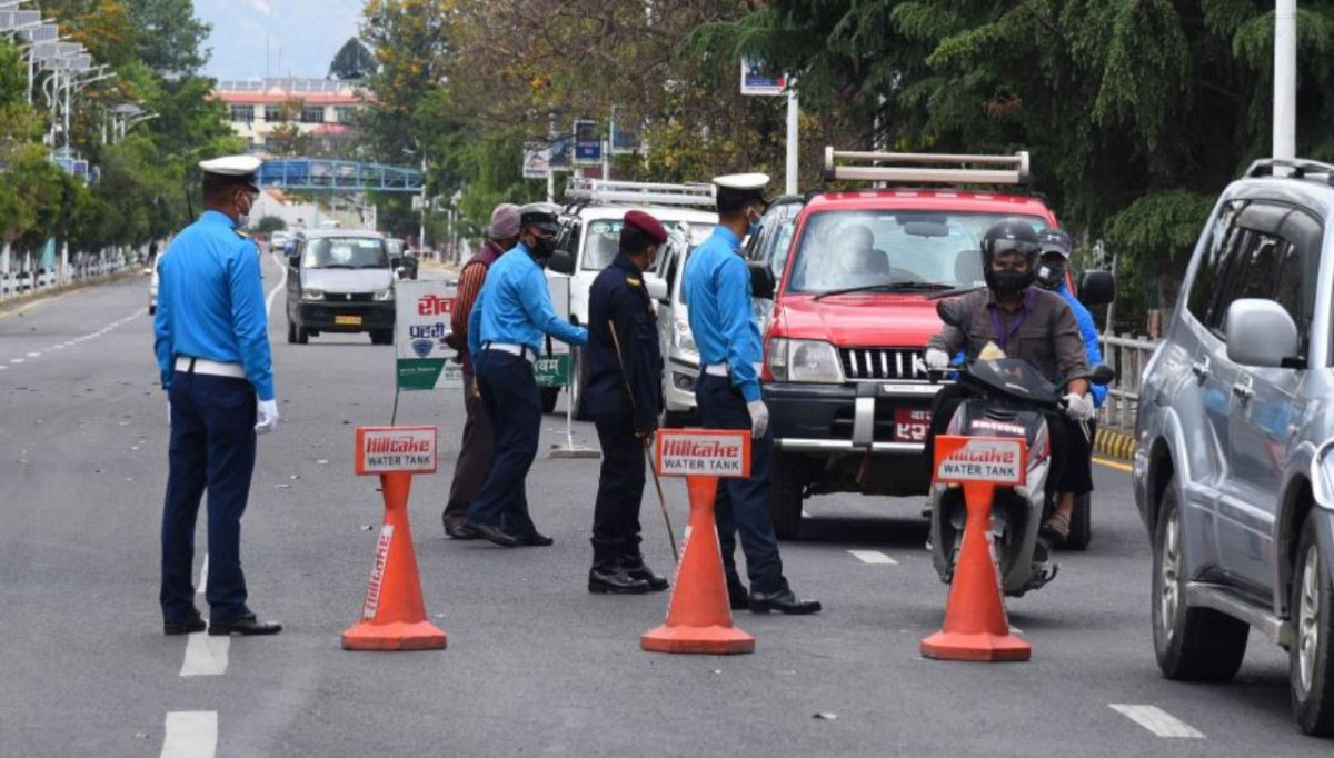 सुन्धारा पुलमुनि सर्वसाधारणलाई कुटपिट गर्ने सईसहित ४ जनालाई ट्राफिकको जिम्मेवारीबाट  हटाइयो