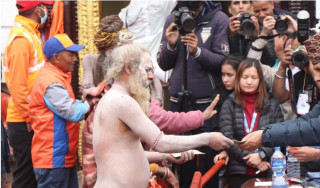 पशुपतिमा नग्न बस्ने नागा साधुहरूलाई अश्लीलता भन्न मिल्दैन: सर्वोच्च अदालत