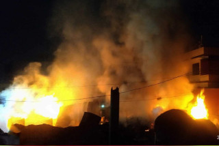 काठमाडौंमा भीषण आगलागी, उपत्यकाका सबै दमकल परिचालन