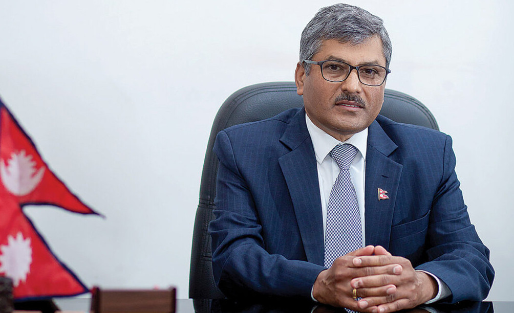 नेपाल राष्ट्र बैंकमा ५ वर्षको कार्यकाल सकेर बिदा भए गभर्नर अधिकारी