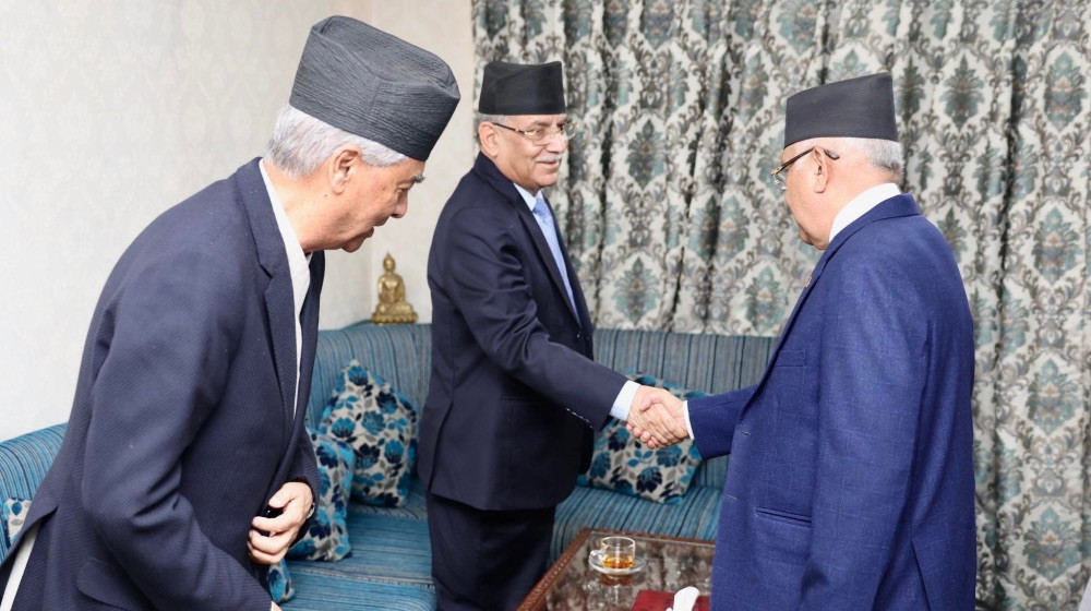 आज सिंहदरबारमा भेटवार्ता गर्दै ओली, देउवा र दाहाल