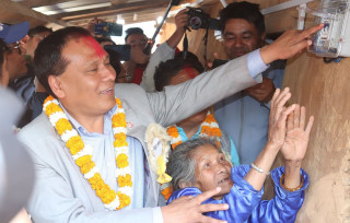 हटाउने दिन पनि विकट चेपाङको घरमा बिजुली बाल्दै थिए कुलमान