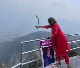 जब श्रीमानको अस्तु बोकेर पोखरा आइन् लोरेटा...