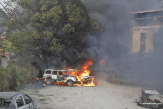 जडिबुटीमा ८ सवारीमा आगजनी, दुर्गा प्रसाईंलाई पक्राउ गर्ने  : गृह