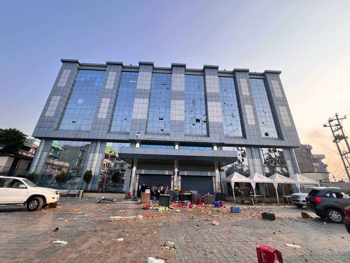 भाटभटेनी लुटपाटमा संलग्न १० जनालाई धरौटीमा रिहा गर्न आदेश