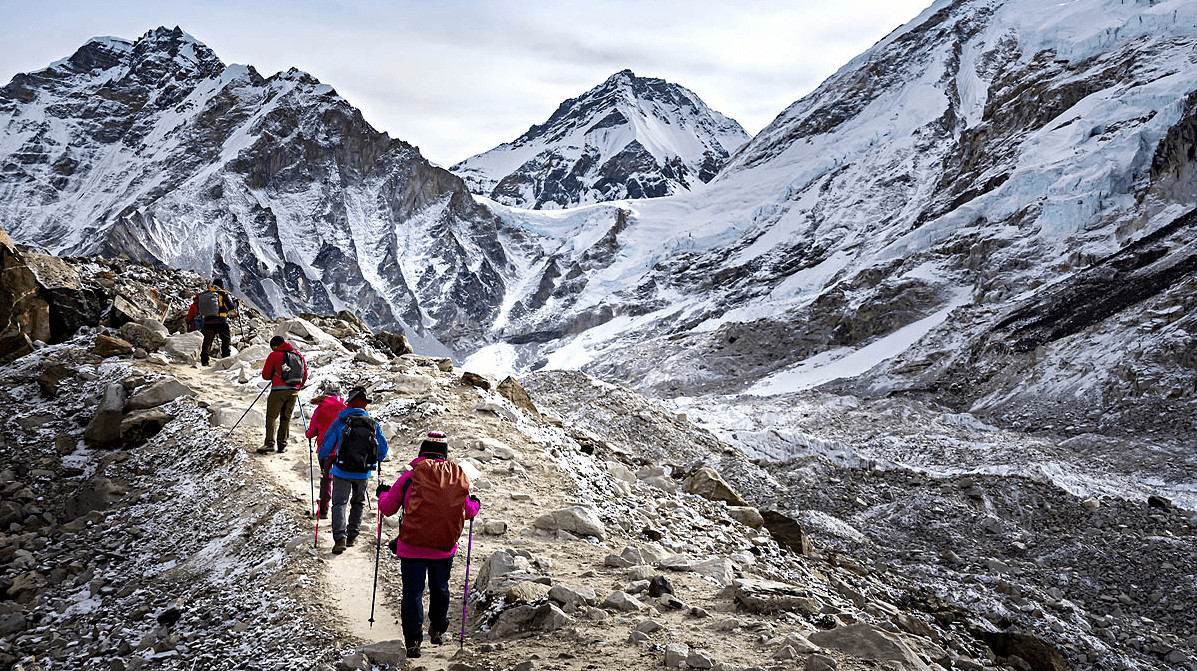 सगरमाथा आधार शिविरमा लेक लागेर श्रमिकको मृत्यु