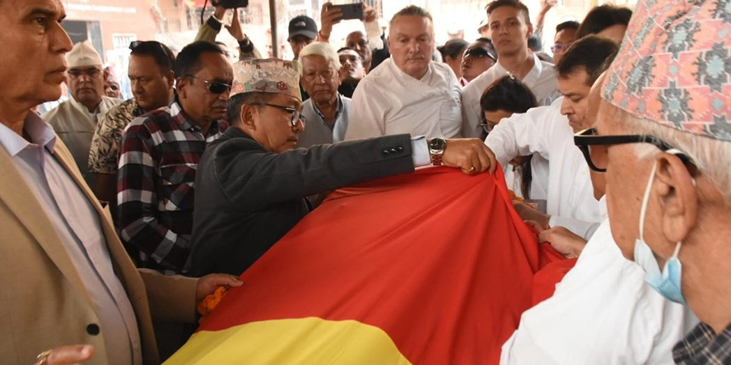 अन्तिम बिदाइ पार्टीको झण्डा ओढाएर बोहराको अन्तिम बिदाइ