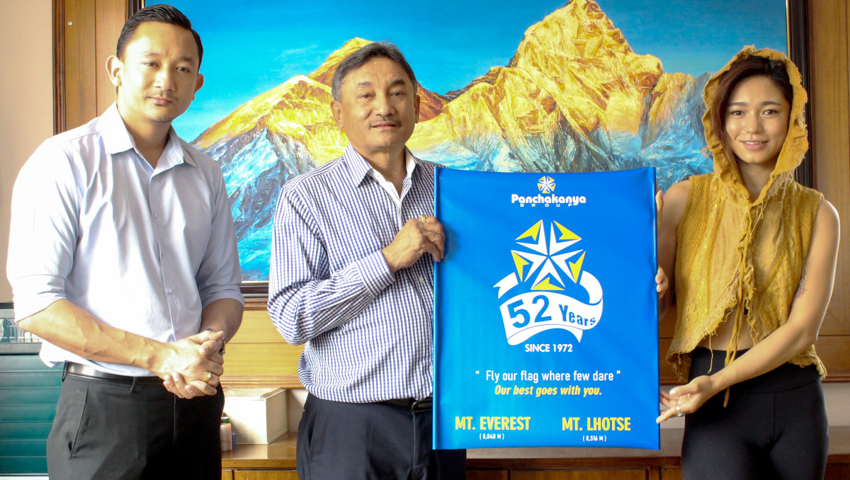 पञ्चकन्या समूहद्धारा कविता नेपालीलाई एभरेस्ट र लोत्सेको शिखर आरोहण गर्न आर्थिक सहयोग