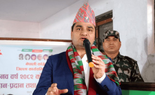 संघीयता बोझिलो र खर्चिलो भयो, पुनरवलोकन गरौँ : स्वास्थ्यमन्त्री पौडेल