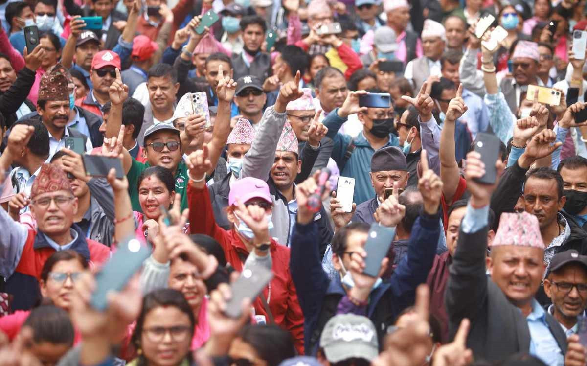 शिक्षक आन्दोलन : आज दिउँसै टर्च बालेर प्रदर्शन