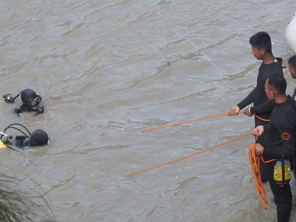 नारायणी नदीबाट सशस्त्र प्रहरीले निकाल्यो दुई दिदीभाइको शव,  यसरी  डुबेका थिए  नदिमा