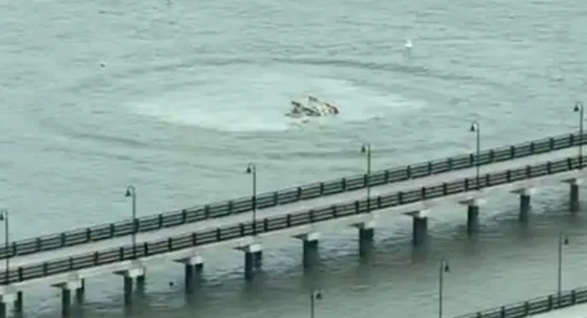 अमेरिकामा हेलिकोप्टर नदीमा खस्यो, ३ बालबालिकासहित ६ जनाको मृत्यु